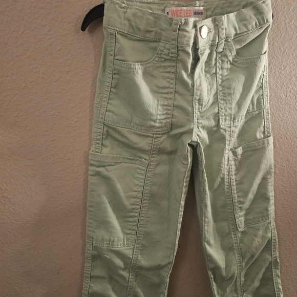 Trendy Kids' Mint Green Wide Leg Utility Jeans - Picture 2 of 13